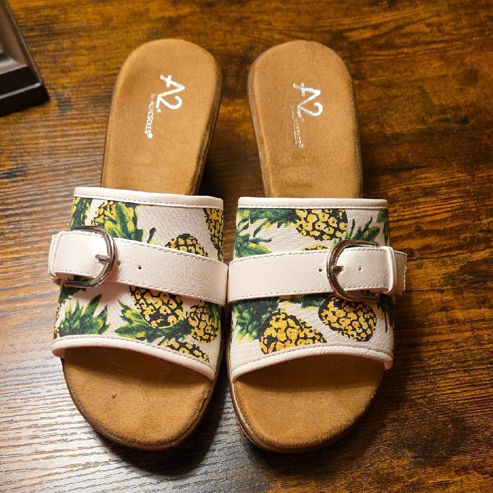 AEROSOLES Pineapple Print Sandals - White and Tan